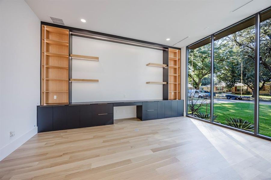 Spacious, unfurnished interior of a new home in , Dallas (Image 19). Spacious, unfurnished interior of a new home in , Dallas (Image 19).