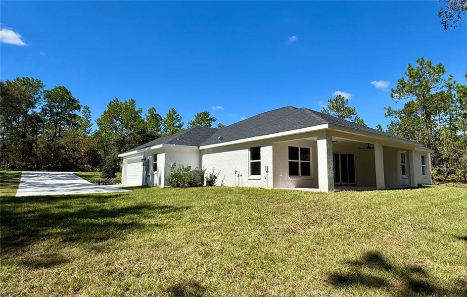Exterior details and patio area of a home in , Dunnellon (Image 25). Exterior details and patio area of a home in , Dunnellon (Image 25).