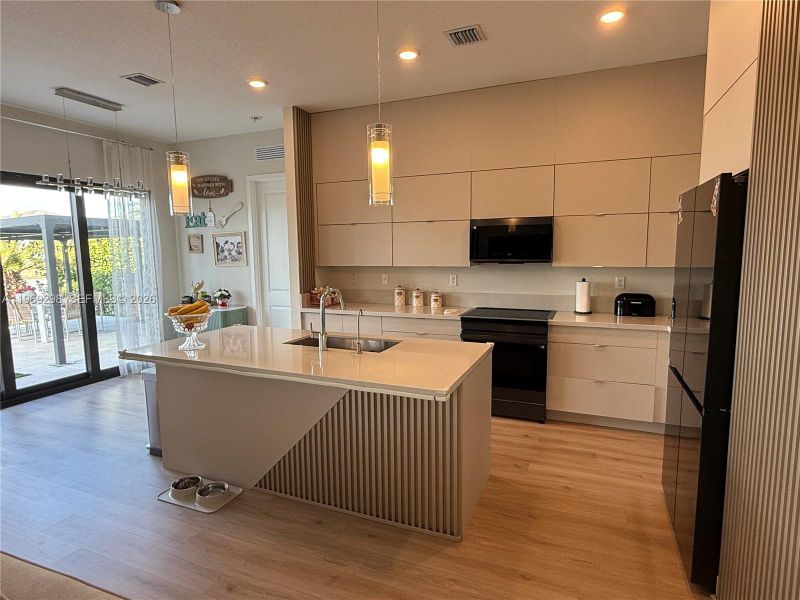 Furnished interior view inside a new home in , Miramar (Image 10).