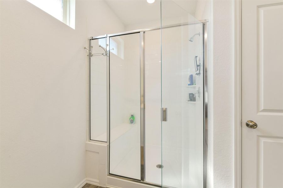 Spacious, unfurnished interior of a new home in , Hockley (Image 18).