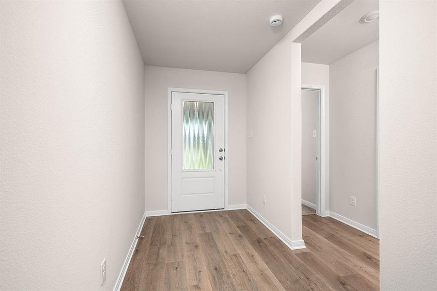 Spacious, unfurnished interior of a new home in Creekside Estates, Terrell (Image 4).