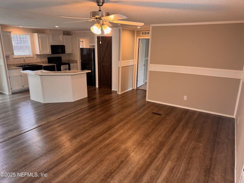 Spacious, unfurnished interior of a new home in , Fernandina Beach (Image 11).