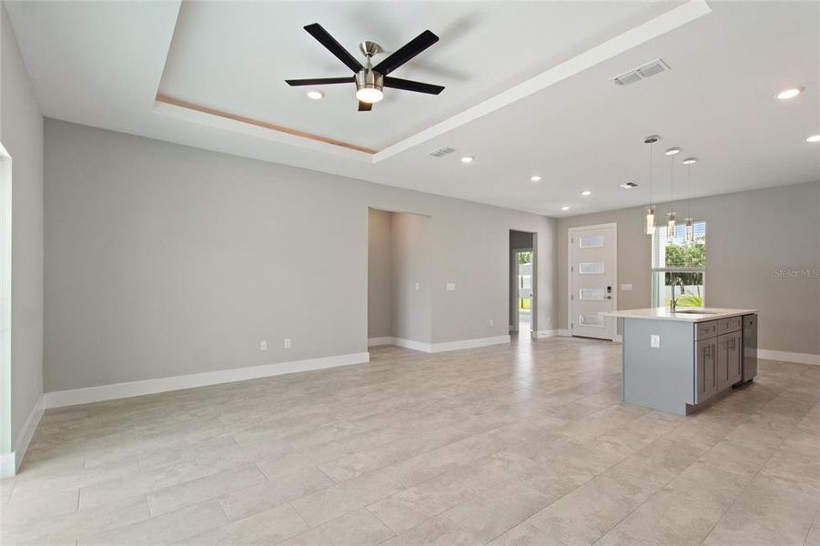 Spacious, unfurnished interior of a new home in , Arcadia (Image 26).