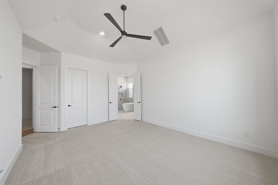 Spacious, unfurnished interior of a new home in Estates at Rockhill, Frisco (Image 29). Spacious, unfurnished interior of a new home in Estates at Rockhill, Frisco (Image 29).