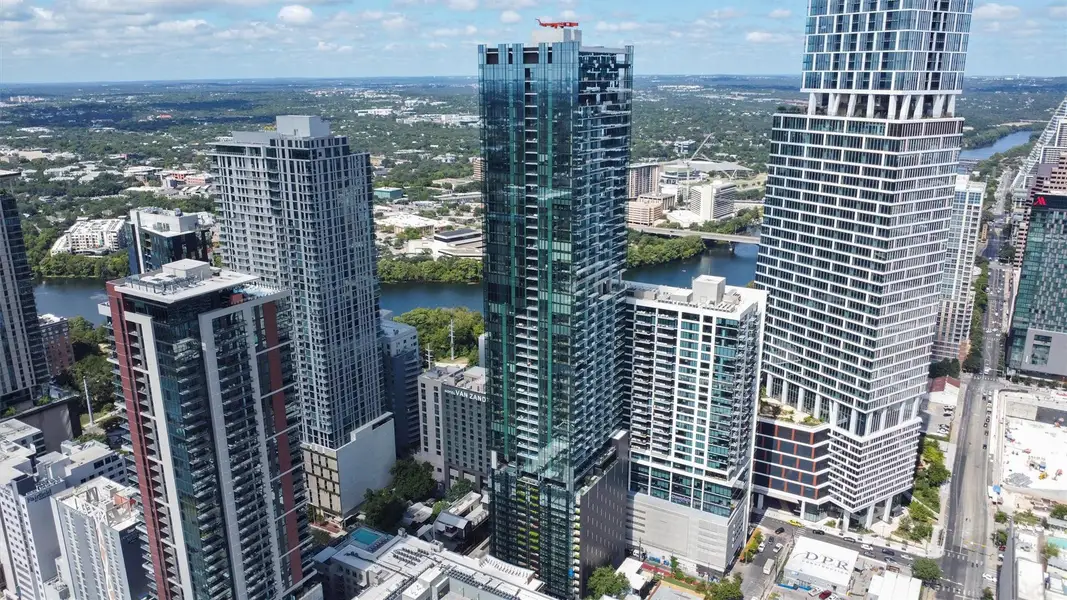 Condo located in Austin, TX showcasing its design and architecture (Image 24).