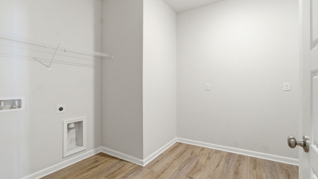 Spacious, unfurnished interior of a new home in Greystone, Crawfordville (Image 30).