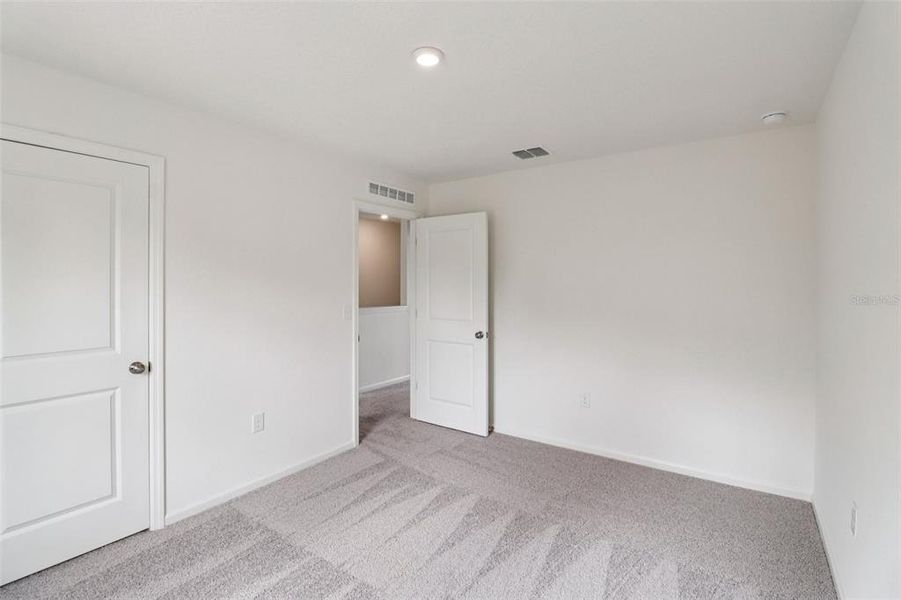 Spacious, unfurnished interior of a new home in Sumter Villas, Sumterville (Image 28).