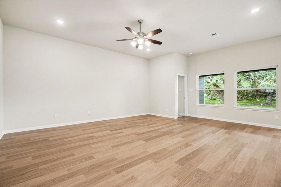 Spacious, unfurnished interior of a new home in , Bay City (Image 13). Spacious, unfurnished interior of a new home in , Bay City (Image 13).