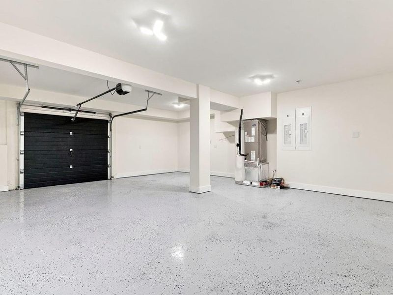 Spacious, unfurnished interior of a new home in , Marietta (Image 50).
