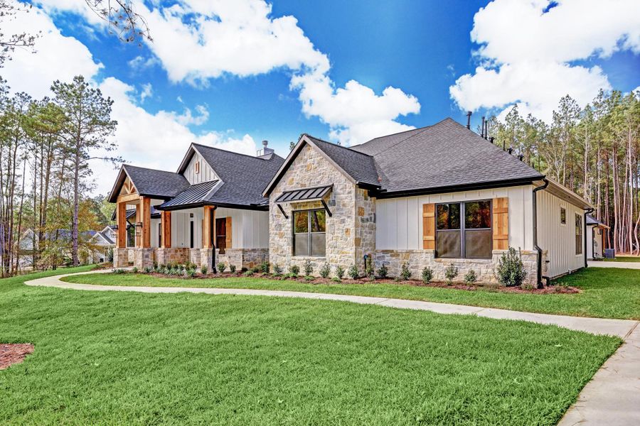 THE PICTURE SHOWN IS NOT THE ACTUAL HOME. TRINITY SIGNATUE HOMES IS BUILDING A SIMILAR FLOOR PLAN. THE PICTURE SHOWN IS NOT THE ACTUAL HOME. TRINITY SIGNATUE HOMES IS BUILDING A SIMILAR FLOOR PLAN.