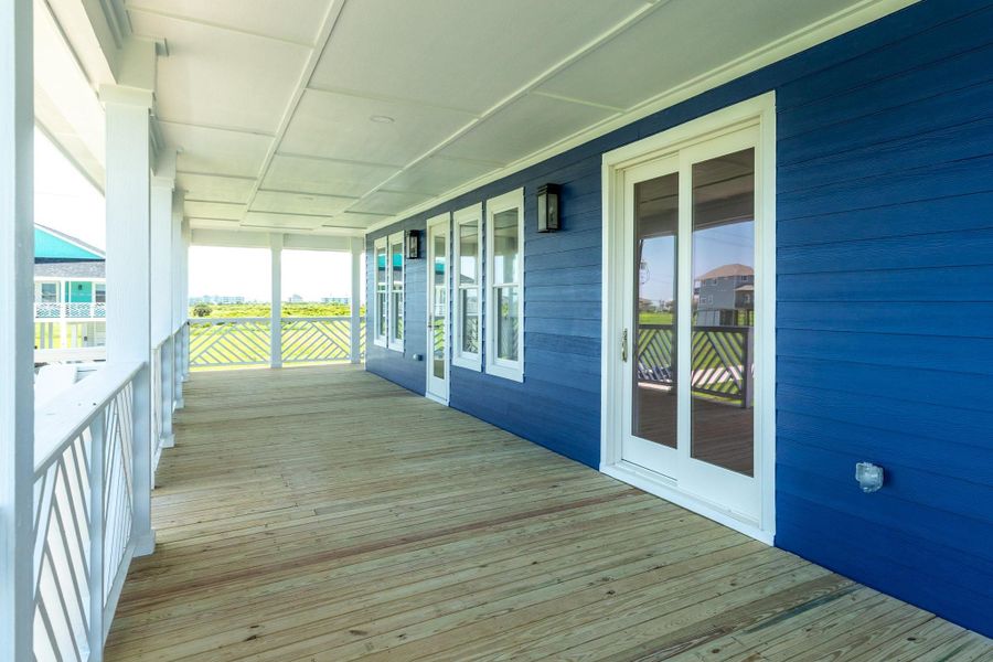 Exterior details and patio area of a home in , Galveston (Image 23).