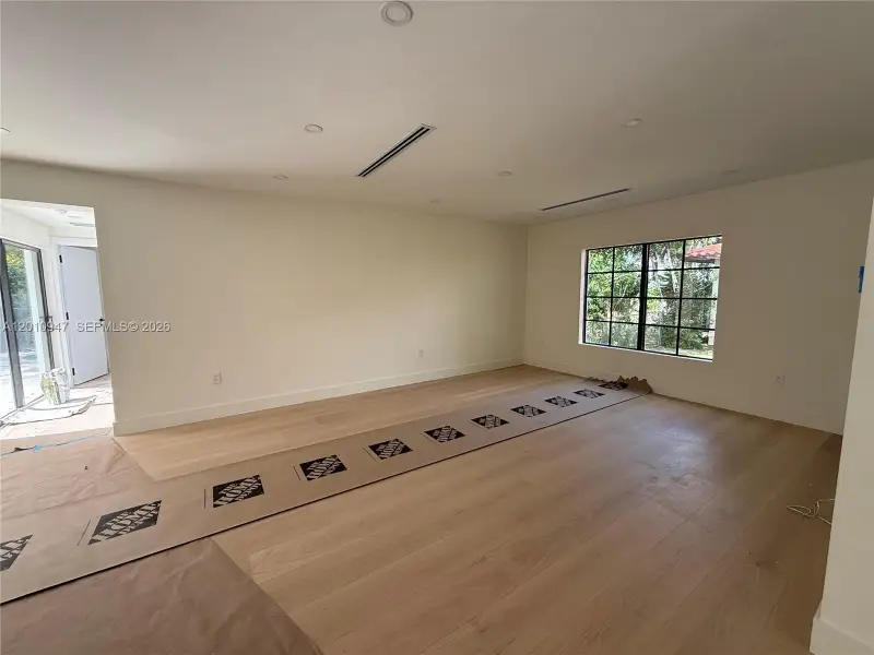 Image 8 of a home in .