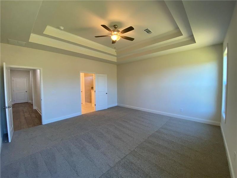 Spacious, unfurnished interior of a new home in , Jefferson (Image 40).