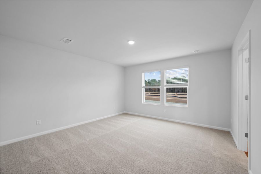Spacious, unfurnished interior of a new home in , Summerville (Image 14).