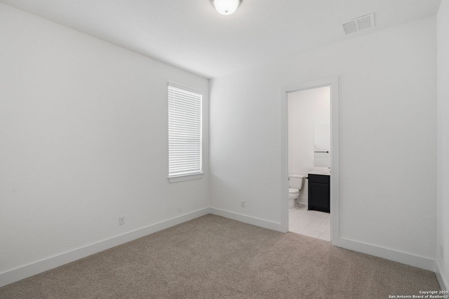 Spacious, unfurnished interior of a new home in Sienna Lakes, San Antonio (Image 40). Spacious, unfurnished interior of a new home in Sienna Lakes, San Antonio (Image 40).