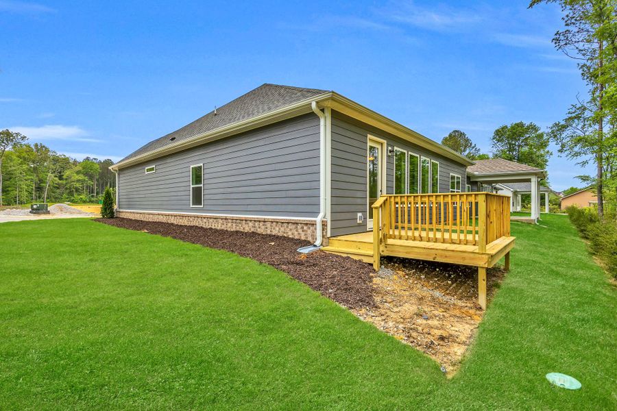 Exterior details and patio area of a home in Givens Park, Chattanooga (Image 28).