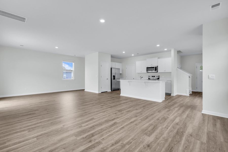 Spacious, unfurnished interior of a new home in Hillcrest, Ravenel (Image 23).