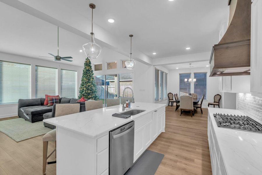 Furnished interior view inside a new home in The Highlands - 65', Porter (Image 32). Furnished interior view inside a new home in The Highlands - 65', Porter (Image 32).