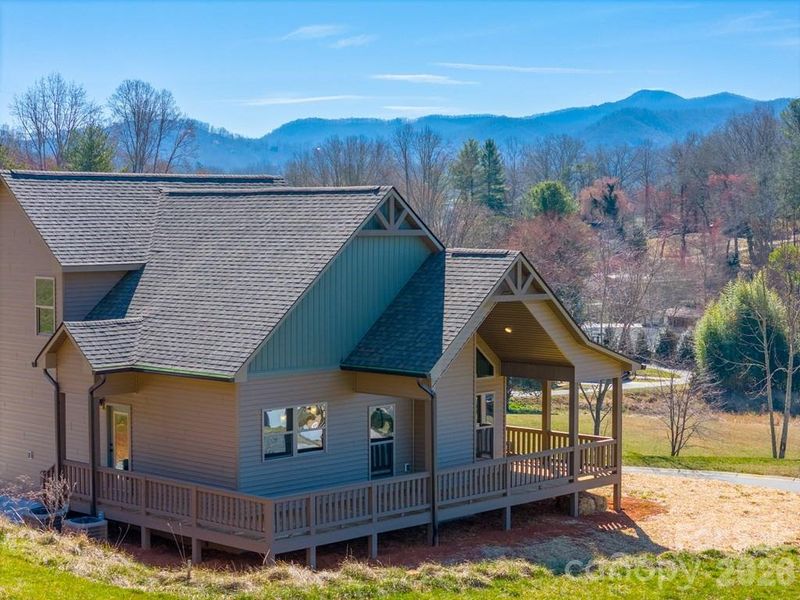 Exterior details and patio area of a home in , Franklin (Image 21).
