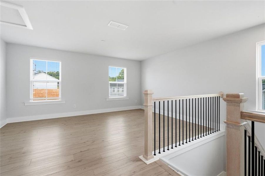 Spacious, unfurnished interior of a new home in Hunters Creek, Flowery Branch (Image 22).