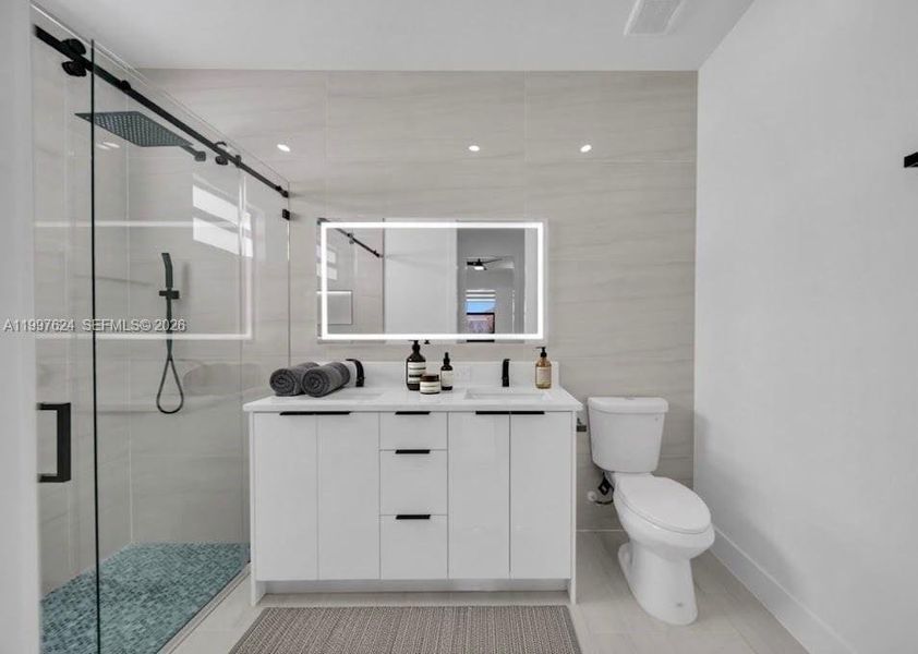 Furnished interior view inside a new home in , Lehigh Acres (Image 7).