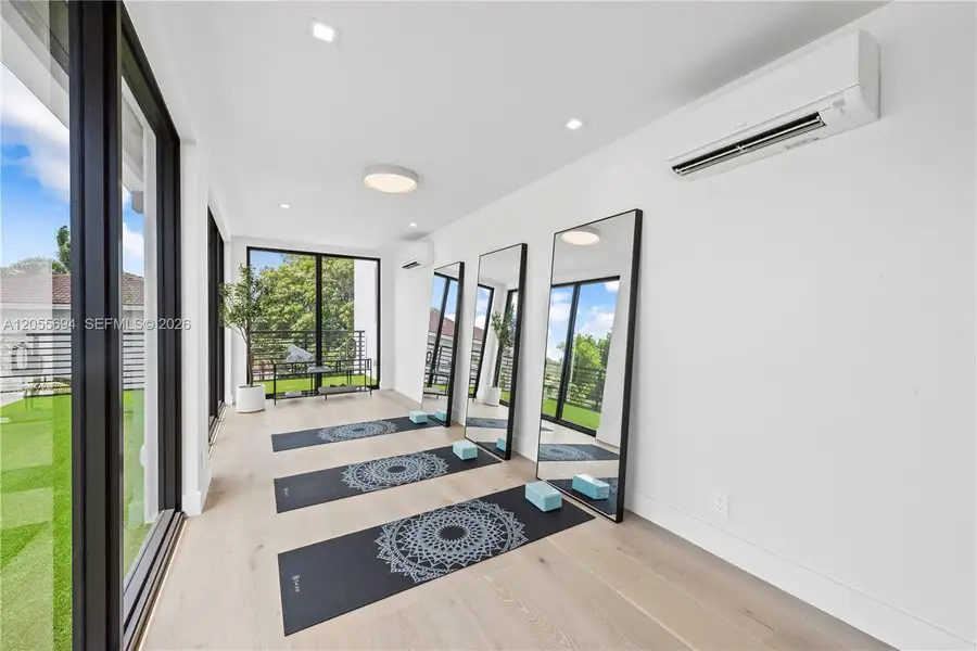Exterior details and patio area of a home in , Fort Lauderdale (Image 37).