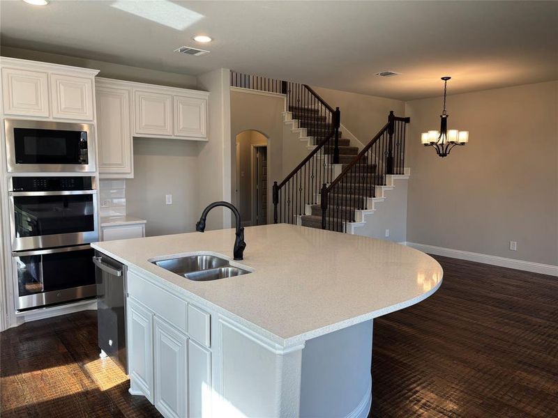 Furnished interior view inside a new home in , Waxahachie (Image 4).