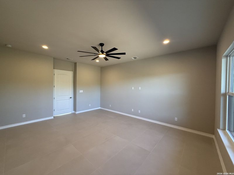 Spacious, unfurnished interior of a new home in , Spring Branch (Image 25).