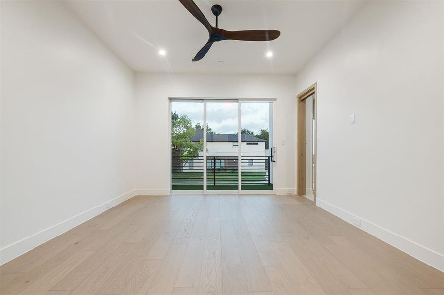 Spacious, unfurnished interior of a new home in , Dallas (Image 25).