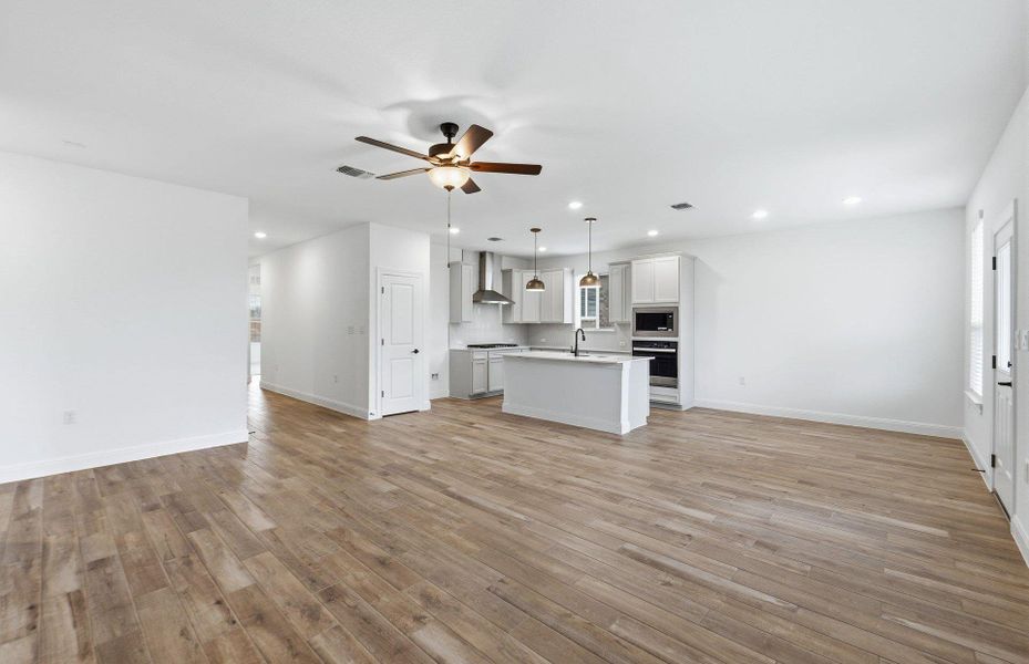 Spacious, unfurnished interior of a new home in Lagos, Manor (Image 17).