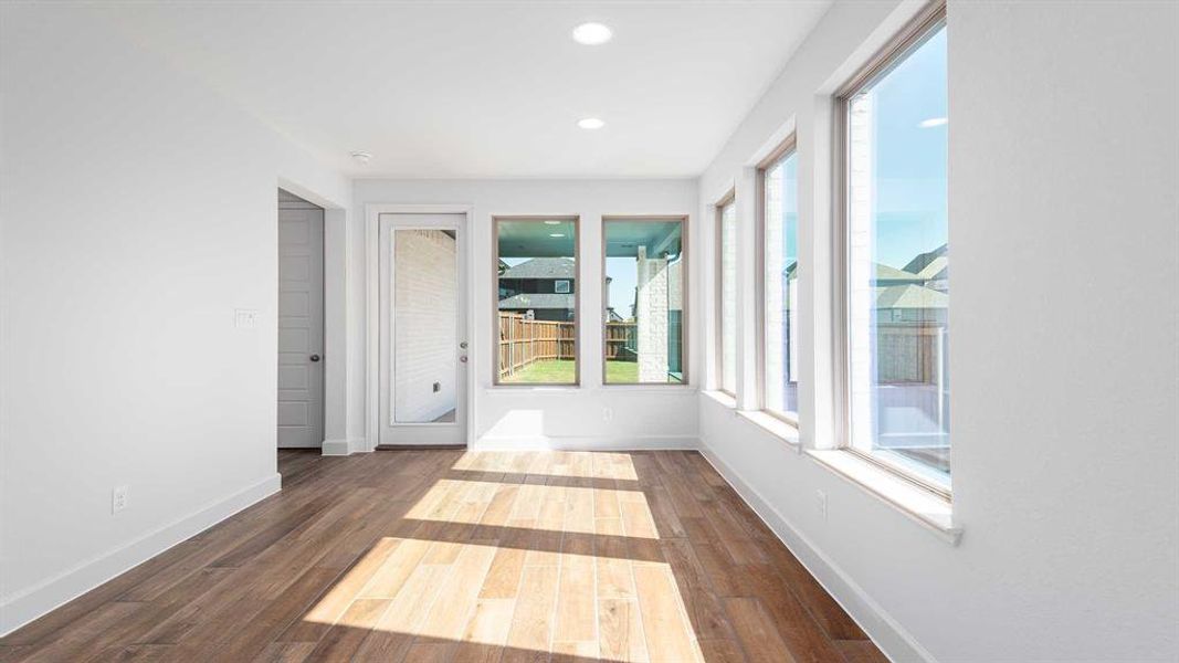 Spacious, unfurnished interior of a new home in The Parks At Wilson Creek 40', Celina (Image 13).