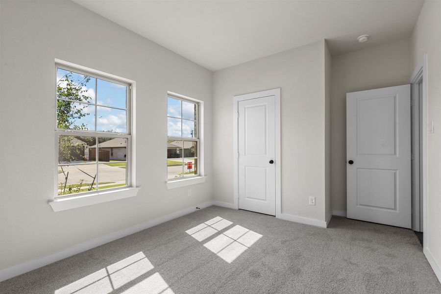 Representative unfurnished interior of a home built from the Essex by Cheldan Homes in Stoneview, Glen Rose (Image 24).