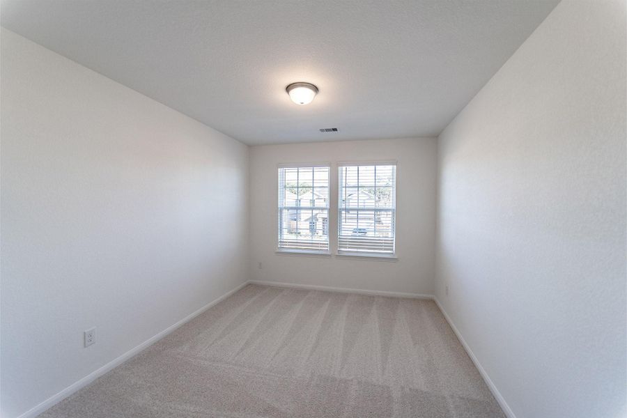 Spacious, unfurnished interior of a new home in Cielo, Conroe (Image 19).