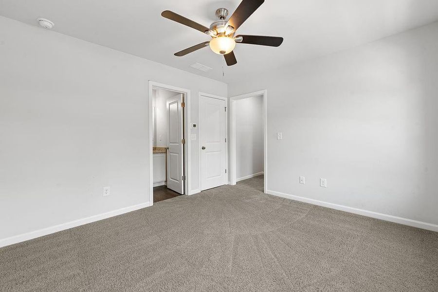 Spacious, unfurnished interior of a new home in , Lawrenceville (Image 23).