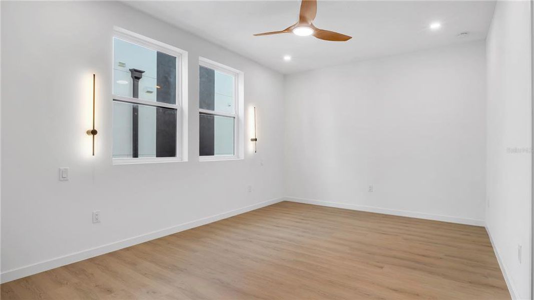 Spacious, unfurnished interior of a new home in , St. Petersburg (Image 47).