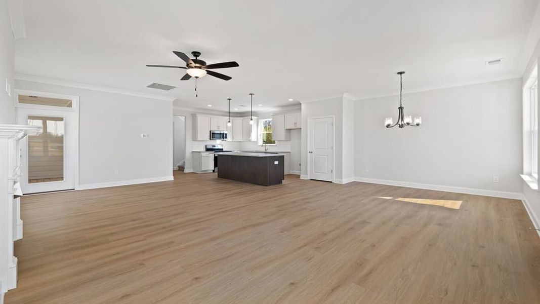 Spacious, unfurnished interior of a new home in Sunset Summits, Spartanburg (Image 18).