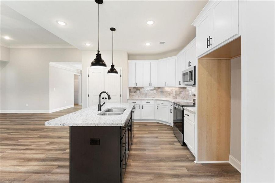 Furnished interior view inside a new home in , Jefferson (Image 7).