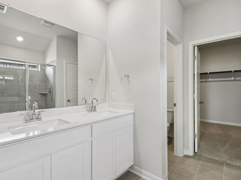 Furnished interior view inside a new home in Lark Canyon, New Braunfels (Image 9).