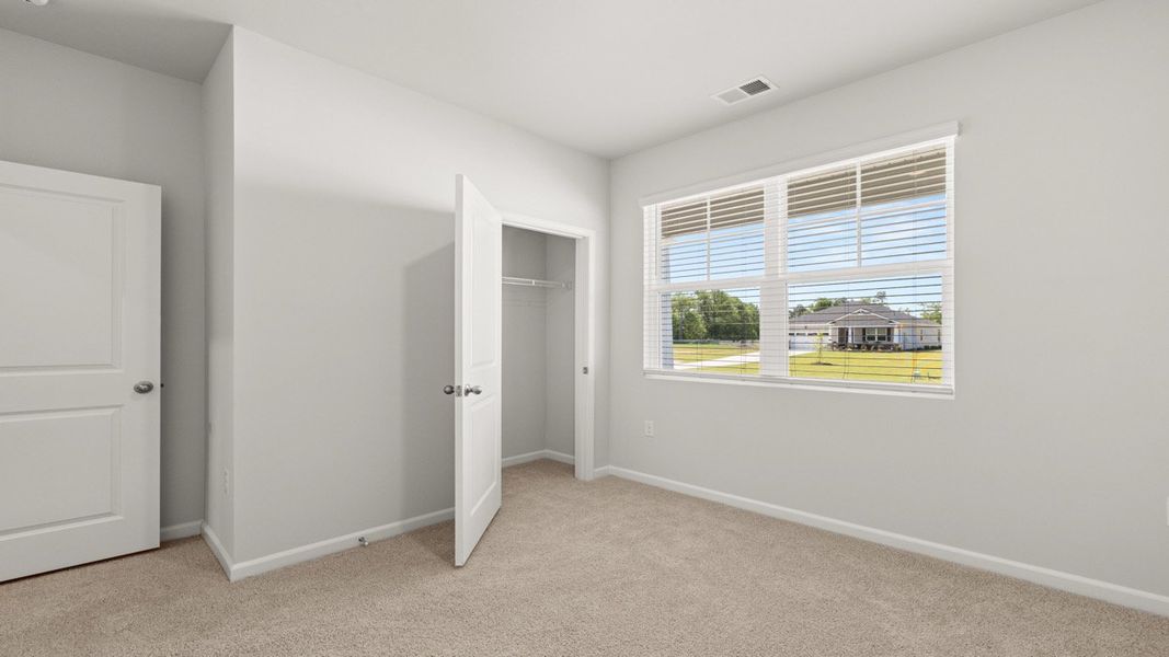 Spacious, unfurnished interior of a new home in Chukker Creek Landing, Aiken (Image 27).