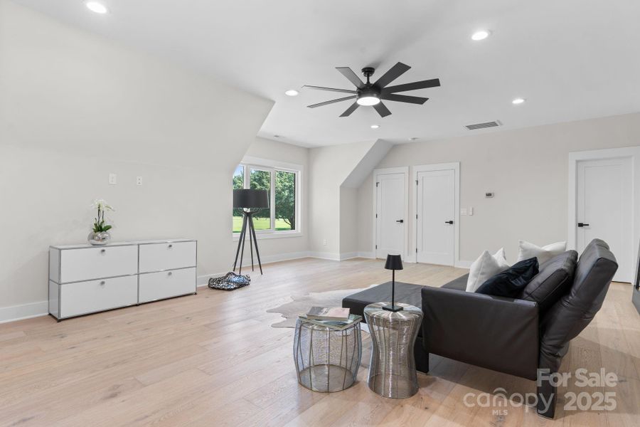 Furnished interior view inside a new home in , Terrell (Image 9).