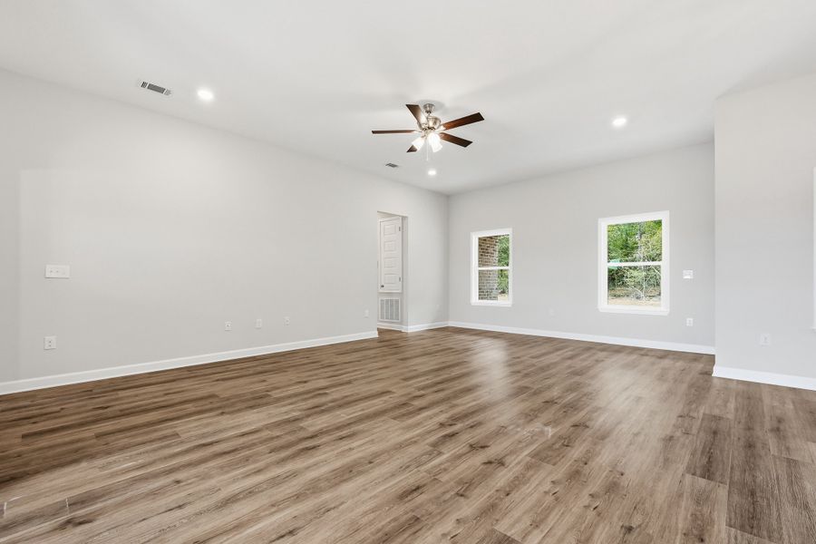 Spacious, unfurnished interior of a new home in Southern Charm, Crestview (Image 25).