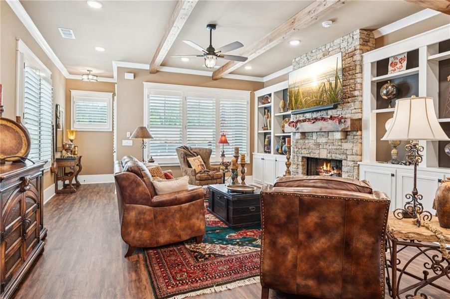 Furnished interior view inside a new home in , Jasper (Image 17).