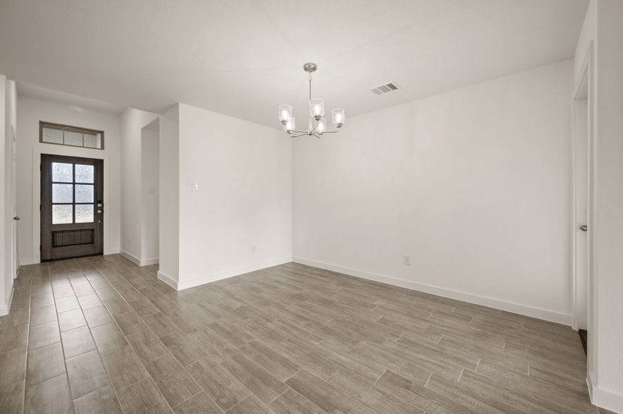 Spacious, unfurnished interior of a new home in Runaway Bay, Runaway Bay (Image 24).