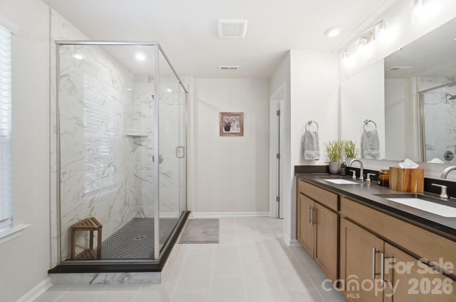 Upgraded Primary Bath!