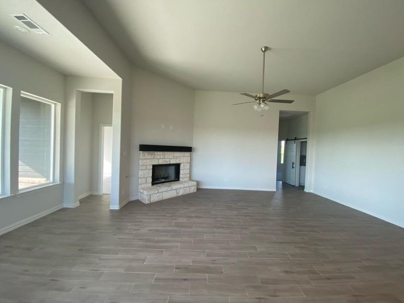 Spacious, unfurnished interior of a new home in Hillview Addition, Decatur (Image 12).