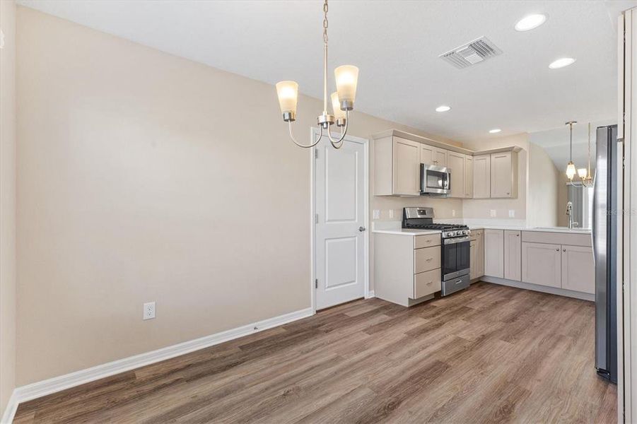 Spacious, unfurnished interior of a new home in , The Villages (Image 15).