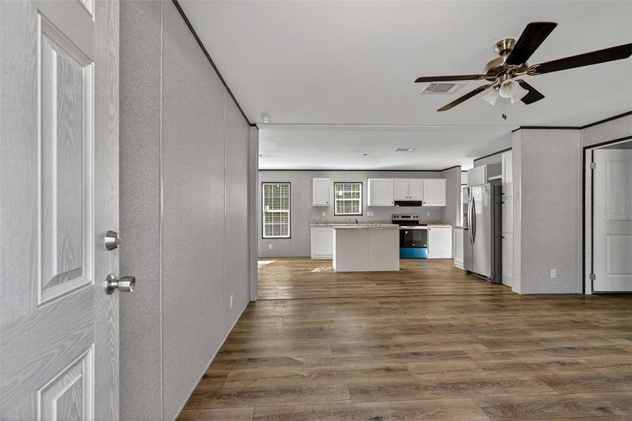 Spacious, unfurnished interior of a new home in , Williston (Image 29).