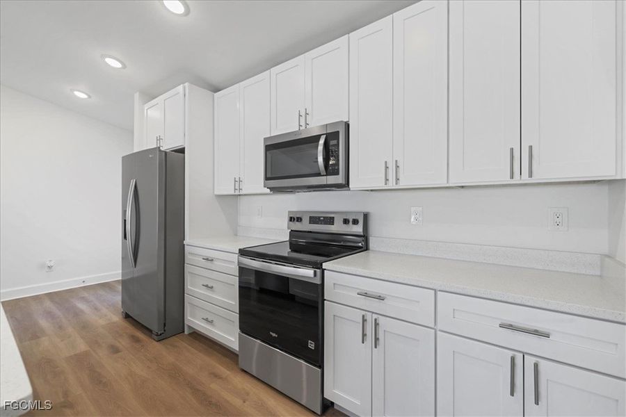 Furnished interior view inside a new home in Cape Coral, Cape Coral (Image 9).