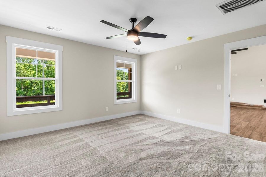 Spacious, unfurnished interior of a new home in , Lincolnton (Image 27).