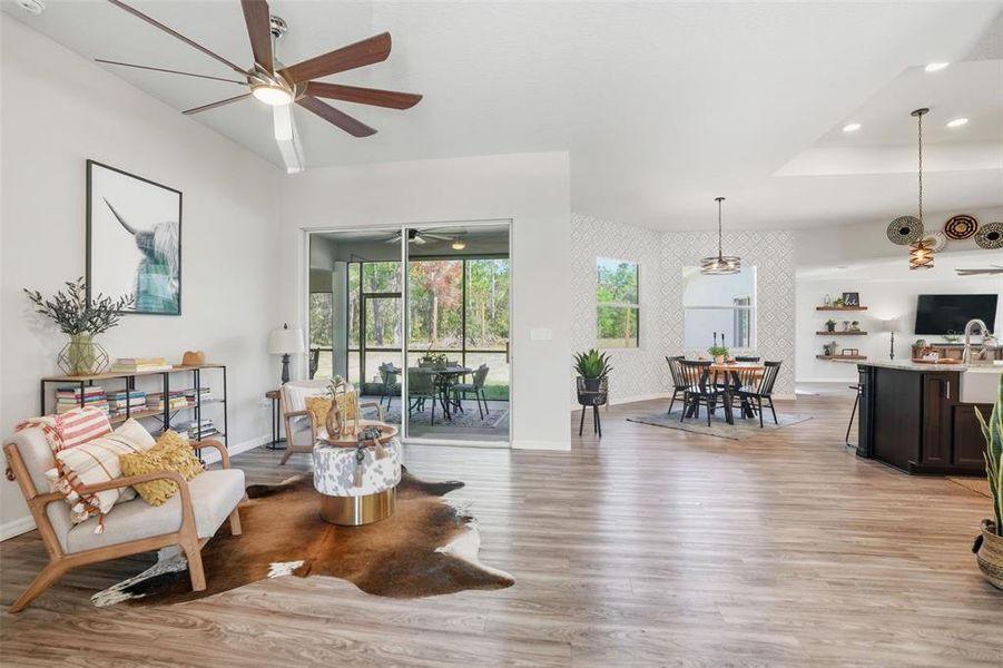 Community amenities in , Weeki Wachee (Image 36).